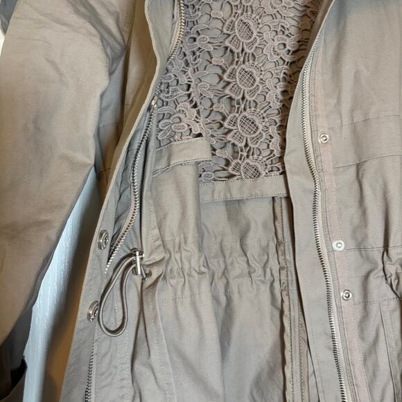 Coffeeshop New York women’s hooded trench coat. Dark khaki. Size XS - Picture 4 of 7